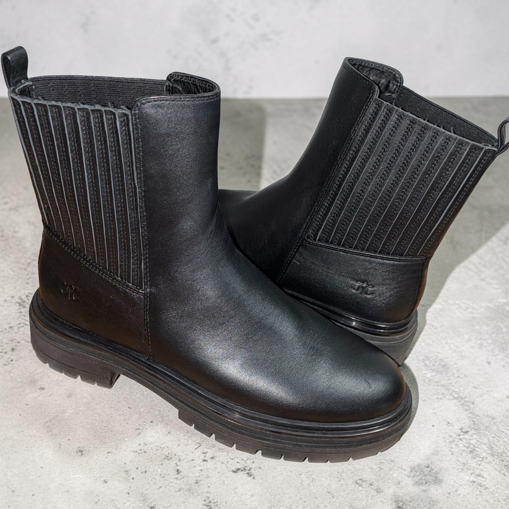 Johnston & Murphy Black Leather Chelsea Lug Sole Boots 78-52811 Womens 9M
